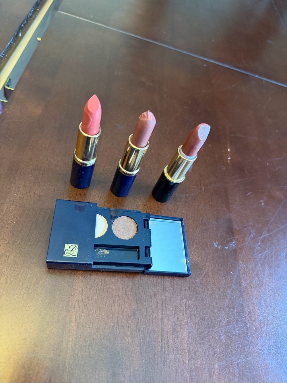 Estee Lauder Lipstick duo with 3 lipsticks